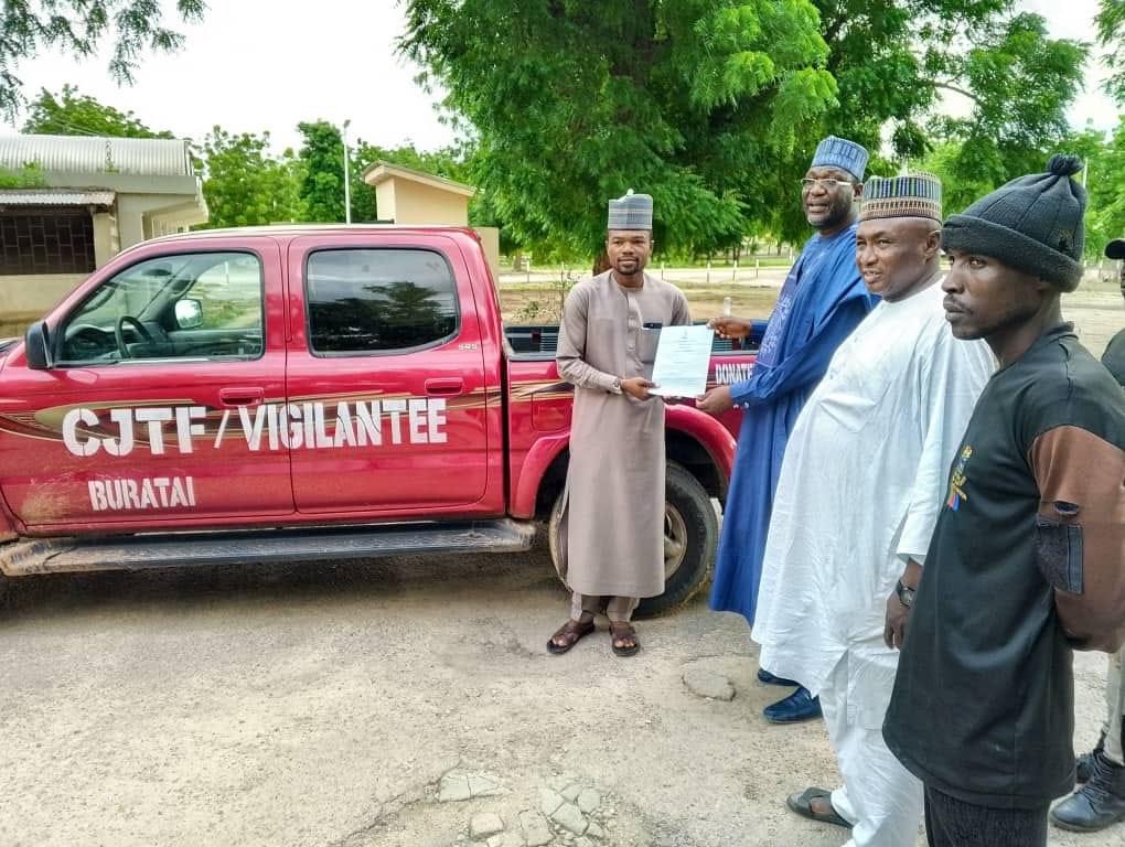 Borno Commissioner Hands Over Security Patrol Vehicle to CJTF/Vigilante of Buratai Ward in Biu&nbsp;LGA